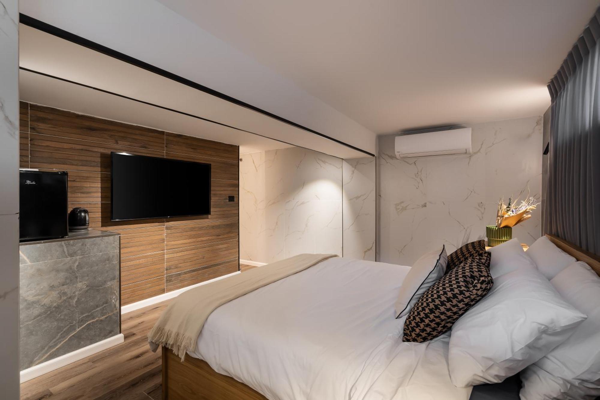 Mulan Hotel Tel Aviv Buitenkant foto